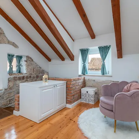 Сasa de vacaciones Manero Trogir