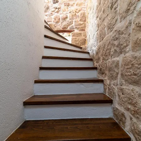 Manero Trogir