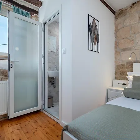 Manero Trogir