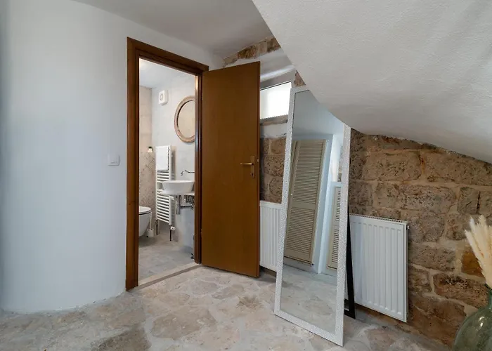 Manero * Trogir