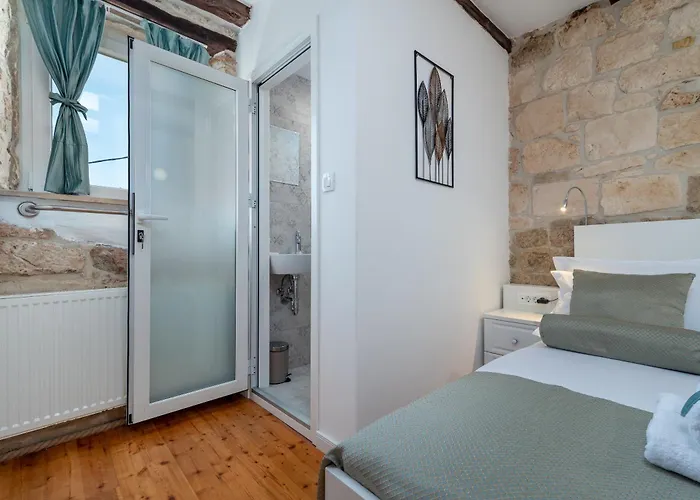 Manero Trogir