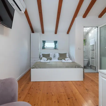 Manero * تروغير